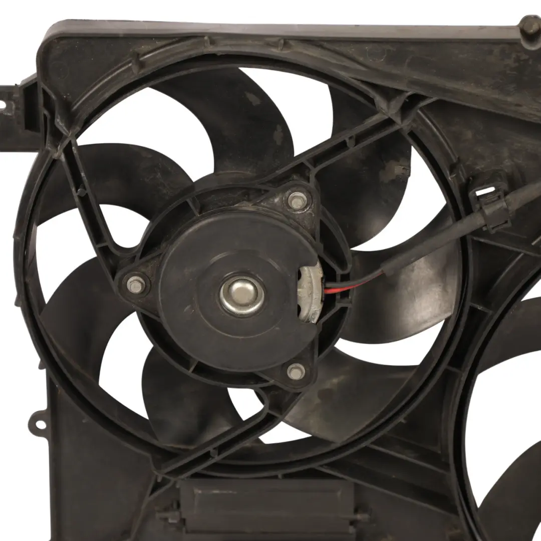 Ventola Radiatore 2.2TDCI per Ford Range Rover Evoque L538 con numero di parte BJ32-8C607-AC Ford Range Rover Evoque L538 Ventola Radiatore 2.2TDCI - SKU BJ32-8C607-AC-1 - Numero di parte BJ32-8C607-AC
