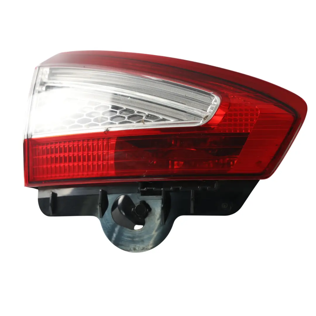 MK4 Luz Trasera Maletero Interior Izquierda para Ford Mondeo con número de pieza BS71-13A603-BD Ford Mondeo MK4 Luz Trasera Maletero Interior Izquierda - SKU BS71-13A603-BD - Número de pieza BS71-13A603-BD