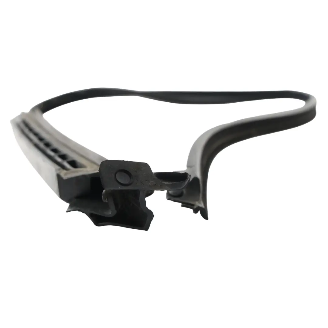 Guarnizione Porta Anteriore Destra Superiore per Range Rover L322 con numero di parte CFE000146 Range Rover L322 Guarnizione Porta Anteriore Destra Superiore - SKU CFE000146 - Numero di parte CFE000146