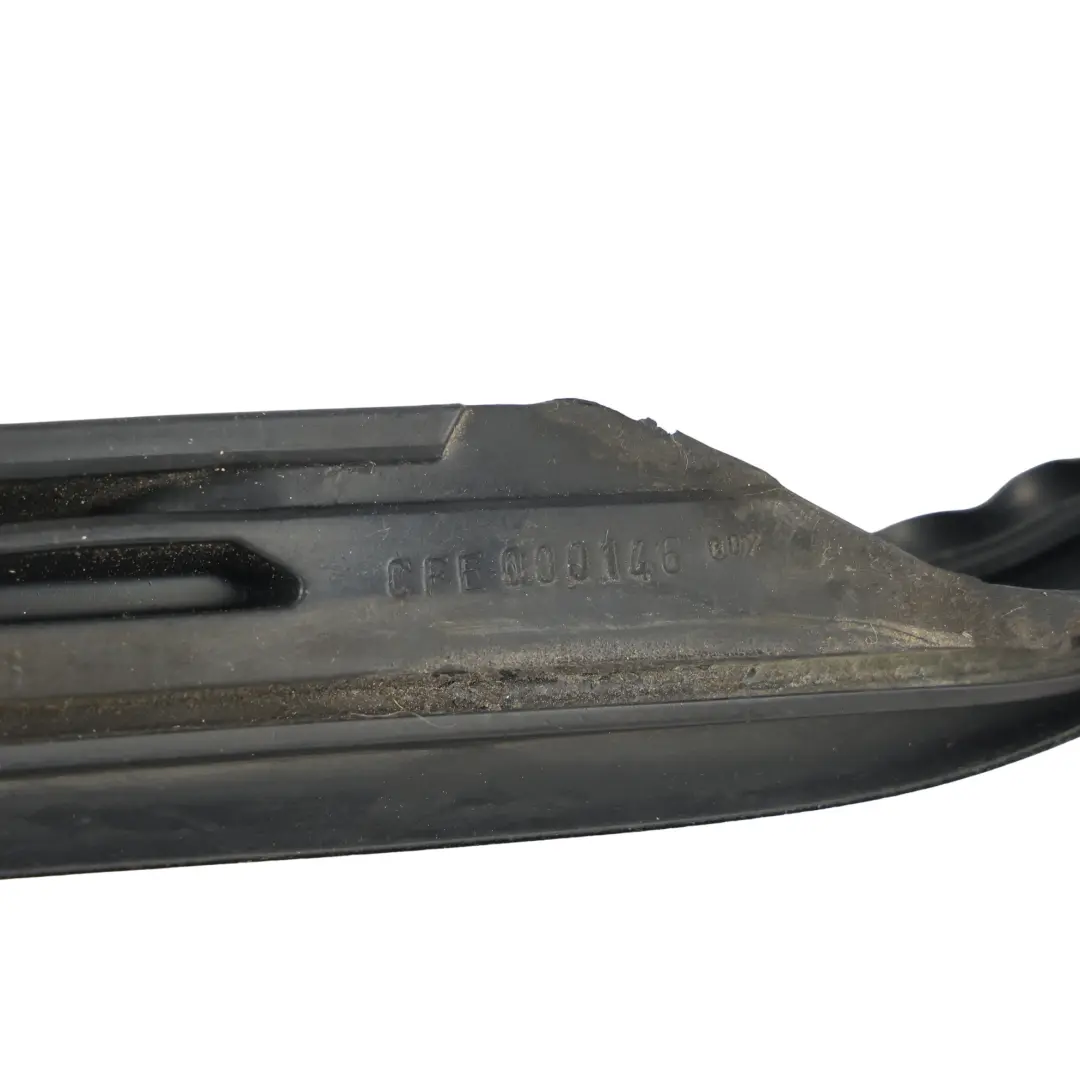 Junta Goma Puerta Delantera Derecha Superior para Range Rover L322 con número de pieza CFE000146 Range Rover L322 Junta Goma Puerta Delantera Derecha Superior - SKU CFE000146 - Número de pieza CFE000146