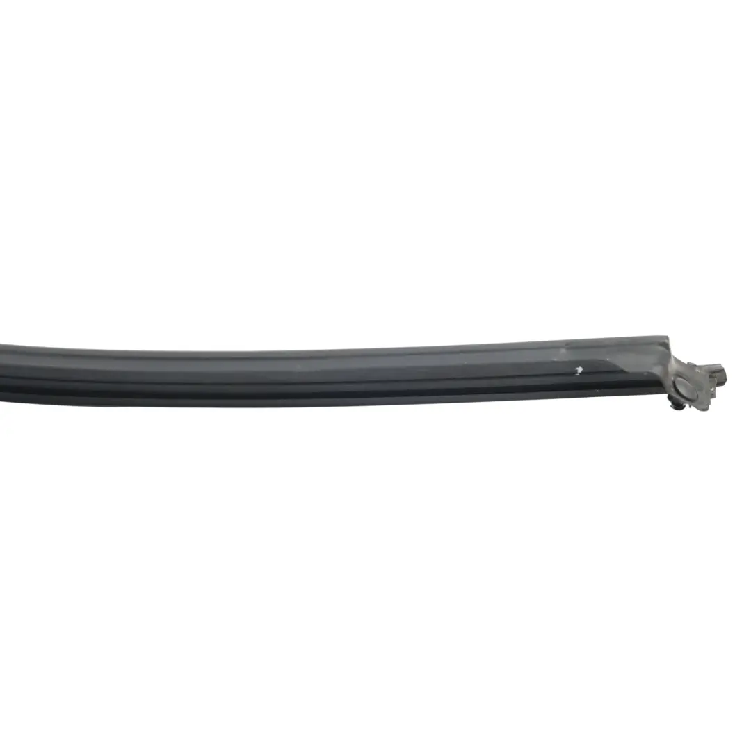 Junta Goma Puerta Delantera Derecha Superior para Range Rover L322 con número de pieza CFE000146 Range Rover L322 Junta Goma Puerta Delantera Derecha Superior - SKU CFE000146 - Número de pieza CFE000146