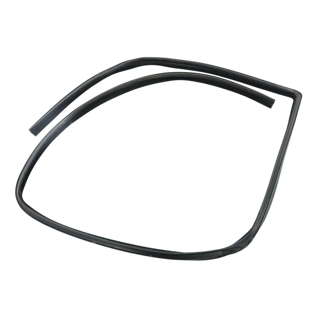 Guarnizione Vetro Porta Anteriore Destra per Land Rover Discovery 3 L319 con numero di parte CFE000482 Land Rover Discovery 3 L319 Guarnizione Vetro Porta Anteriore Destra - SKU CFE000482 - Numero di parte CFE000482