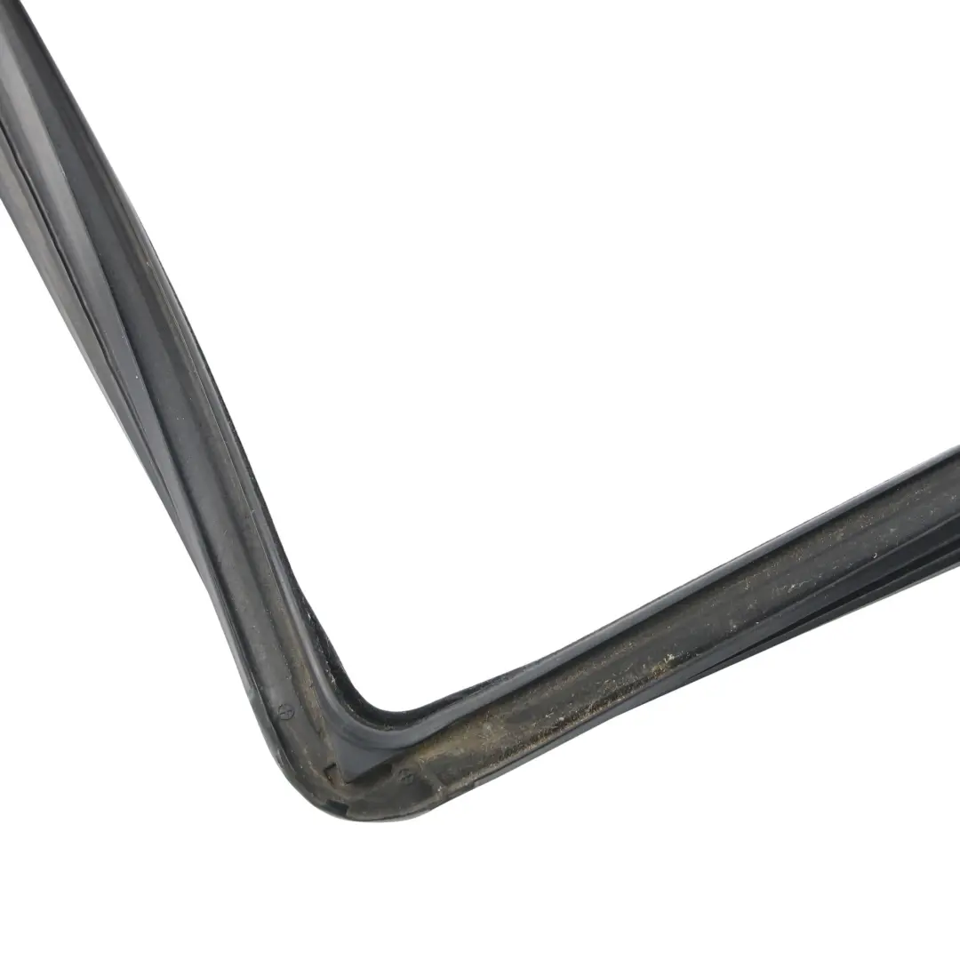 Joint Caoutchouc Vitre Porte Avant Droit pour Land Rover Discovery 3 L319 à propos du numéro de pièce CFE000482 Land Rover Discovery 3 L319 Joint Caoutchouc Vitre Porte Avant Droit - SKU CFE000482 - Numéro de pièce CFE000482