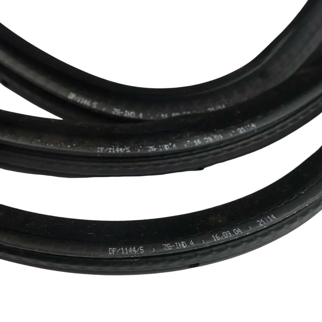 Türdichtung Gummi Hinten Rechts Links für Range Rover L322 mit Teilenummer CGE000392 Range Rover L322 Türdichtung Gummi Hinten Rechts Links - SKU CGE000392 - Teilenummer CGE000392