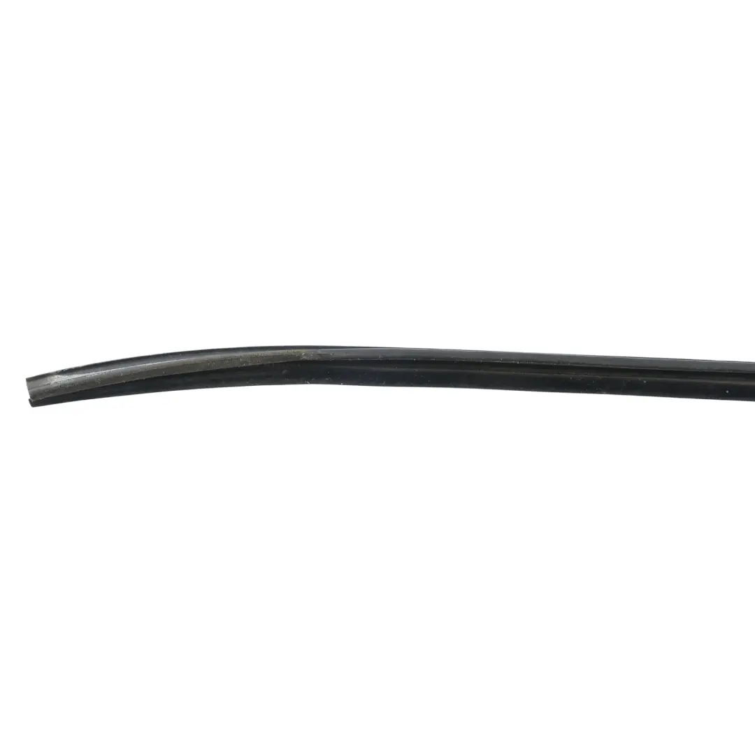 Door Glass Run Seal Gasket Rear Right O/S to Land Rover Discovery 3 L319 with Part number CGE000442 Land Rover Discovery 3 L319 Door Glass Run Seal Gasket Rear Right O/S - SKU CGE000442 - Part number CGE000442