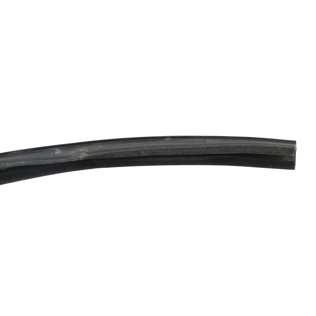 Door Glass Run Seal Gasket Rear Right O/S to Land Rover Discovery 3 L319 with Part number CGE000442 Land Rover Discovery 3 L319 Door Glass Run Seal Gasket Rear Right O/S - SKU CGE000442 - Part number CGE000442