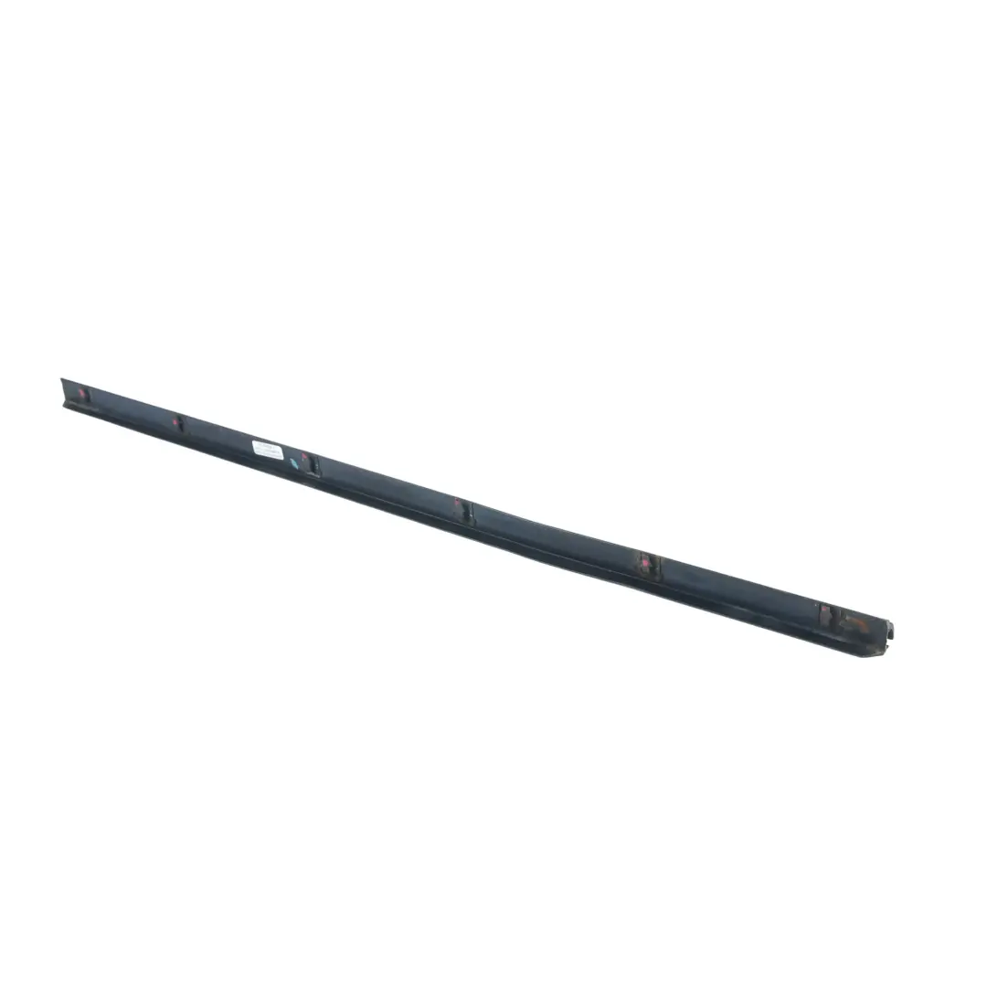 Joint Fenêtre Arrière Gauche pour Land Rover Discovery 2 L318 à propos du numéro de pièce CGE101530 Land Rover Discovery 2 L318 Joint Fenêtre Arrière Gauche - SKU CGE101530 - Numéro de pièce CGE101530
