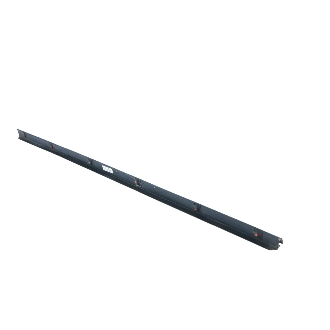 Junta Ventana Puerta Trasera Derecha para Land Rover Discovery 2 L318 con número de pieza CGE101550 Land Rover Discovery 2 L318 Junta Ventana Puerta Trasera Derecha - SKU CGE101550 - Número de pieza CGE101550