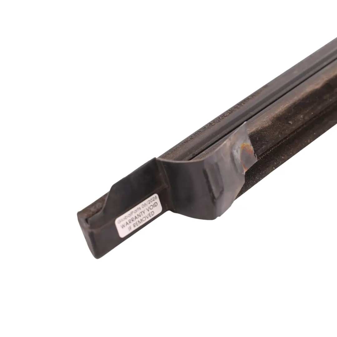 Land Rover Discovery L318 Front Door Window Seal Outer Right O/S 1H2Z-7820264-AA - SKU CGE101720 - Part number CGE101720