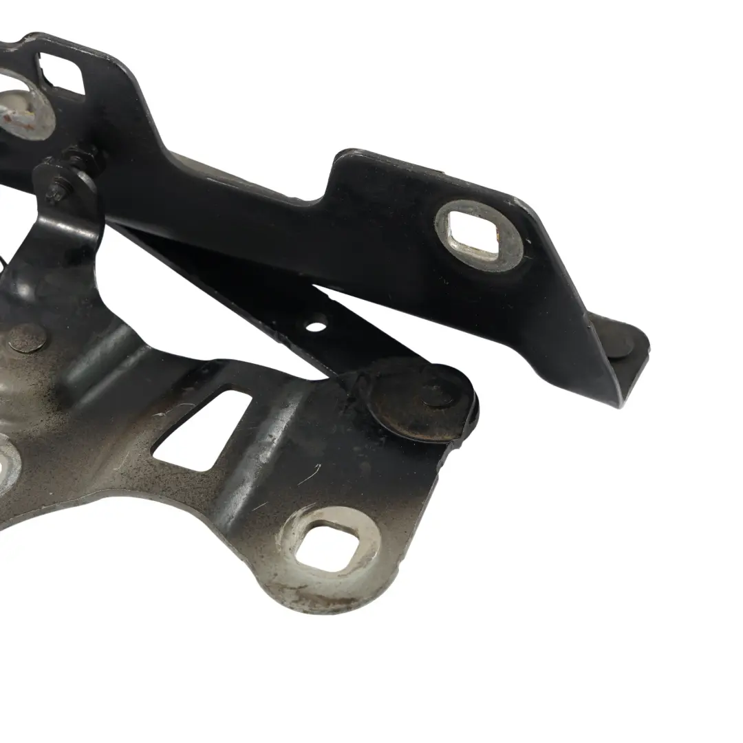 Bonnet Hinge Right O/S Santorini Black - 820 to Range Rover L405 L494 with Part number CPLA-16800-A Range Rover L405 L494 Bonnet Hinge Right O/S Santorini Black - 820 - SKU CPLA-16800-A-SAB - Part number CPLA-16800-A