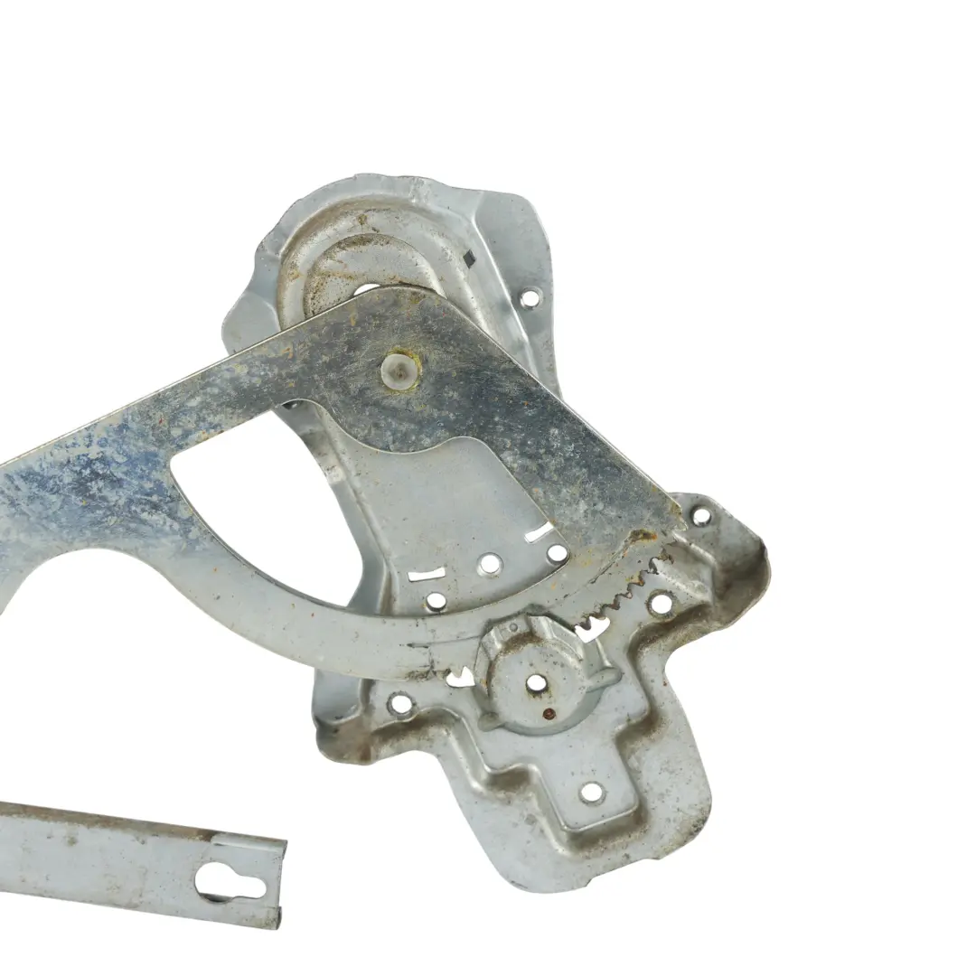 Lève-Vitre Arrière Droit pour Land Rover Discovery 2 L318 à propos du numéro de pièce CVH101240 Land Rover Discovery 2 L318 Lève-Vitre Arrière Droit - SKU CVH101240 - Numéro de pièce CVH101240