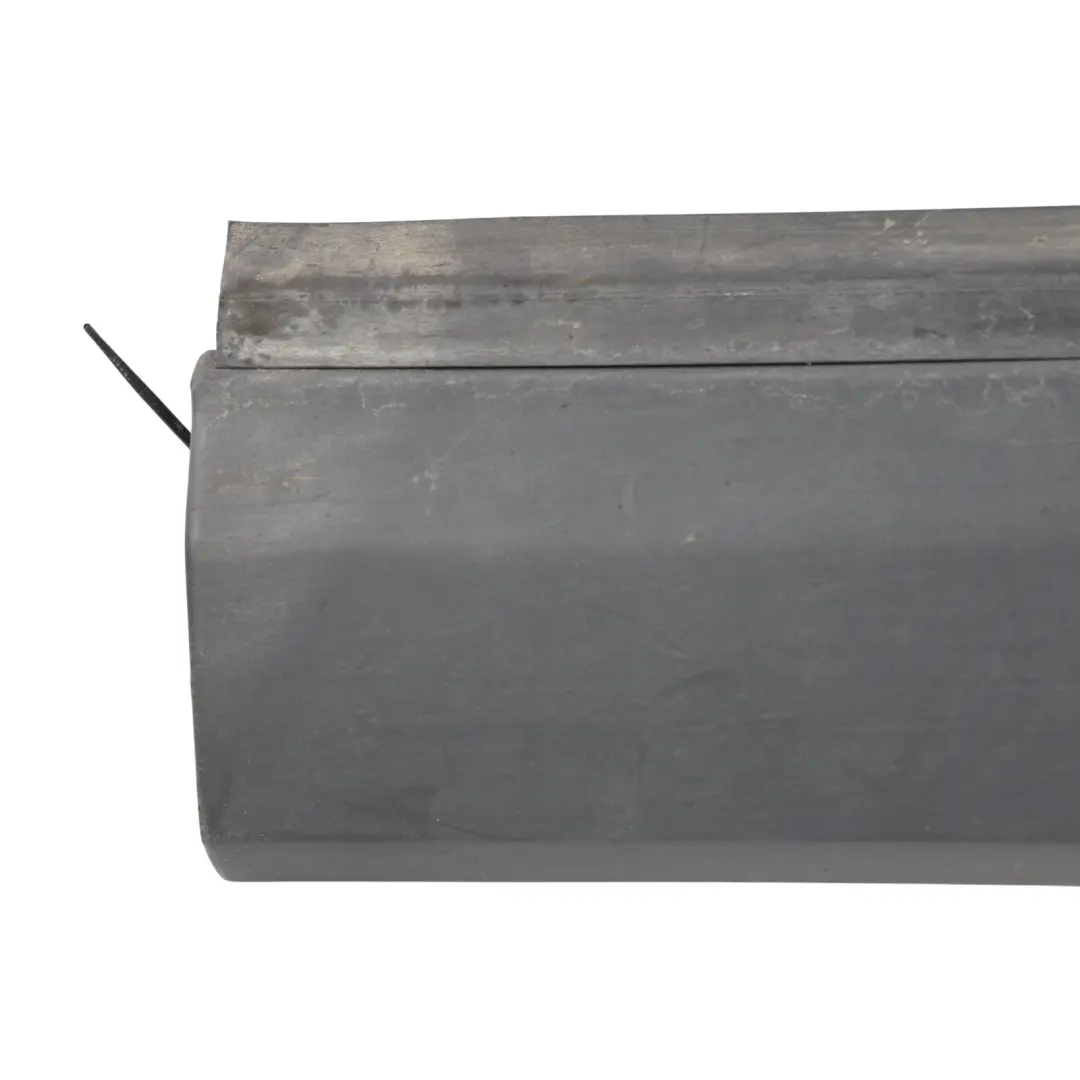 Door Moulding Trim Front Left N/S to Land Rover Discovery 3 L319 with Part number DGP000133 Land Rover Discovery 3 L319 Door Moulding Trim Front Left N/S - SKU DGP000133 - Part number DGP000133