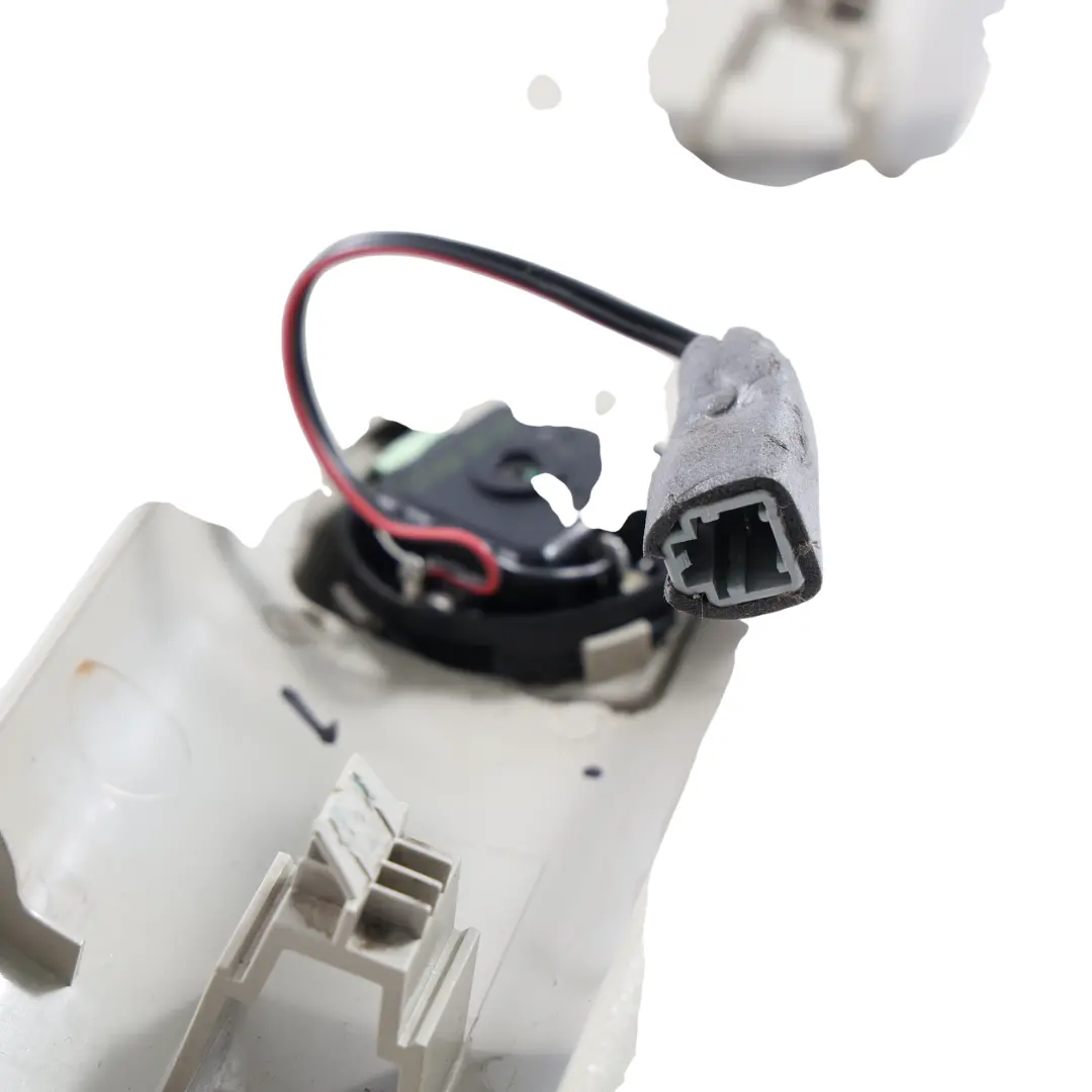 Tweeter Altavoz Pilar Izquierdo para Land Rover Discovery L318 con número de pieza EIE000170LUM Land Rover Discovery L318 Tweeter Altavoz Pilar Izquierdo - SKU EIE000170LUM - Número de pieza EIE000170LUM