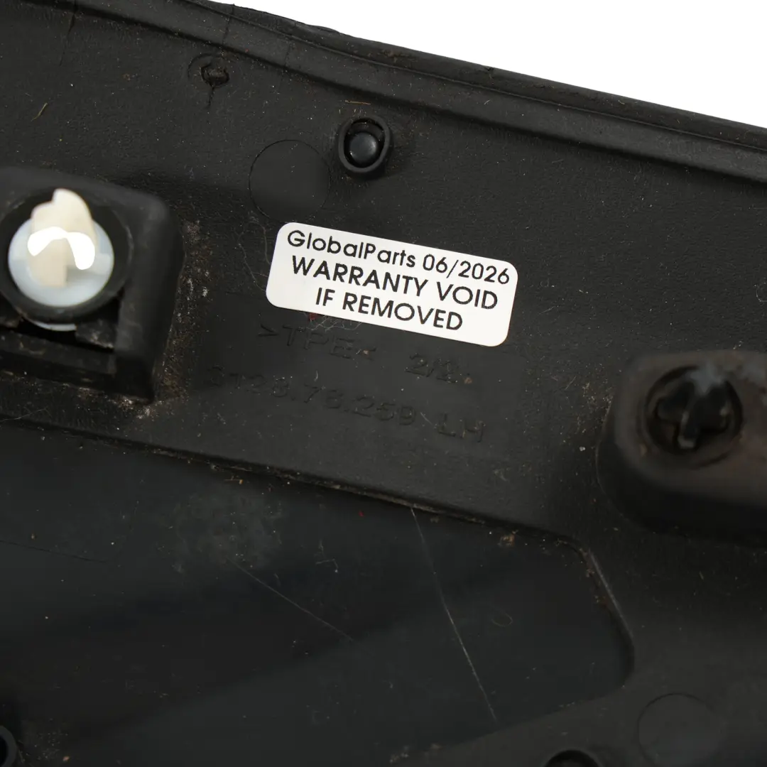 Ford Transit Courier Moldura Triangular Retrovisor Izquierda - SKU ET76-17E677-BAW - Número de pieza ET76-17E677-BAW