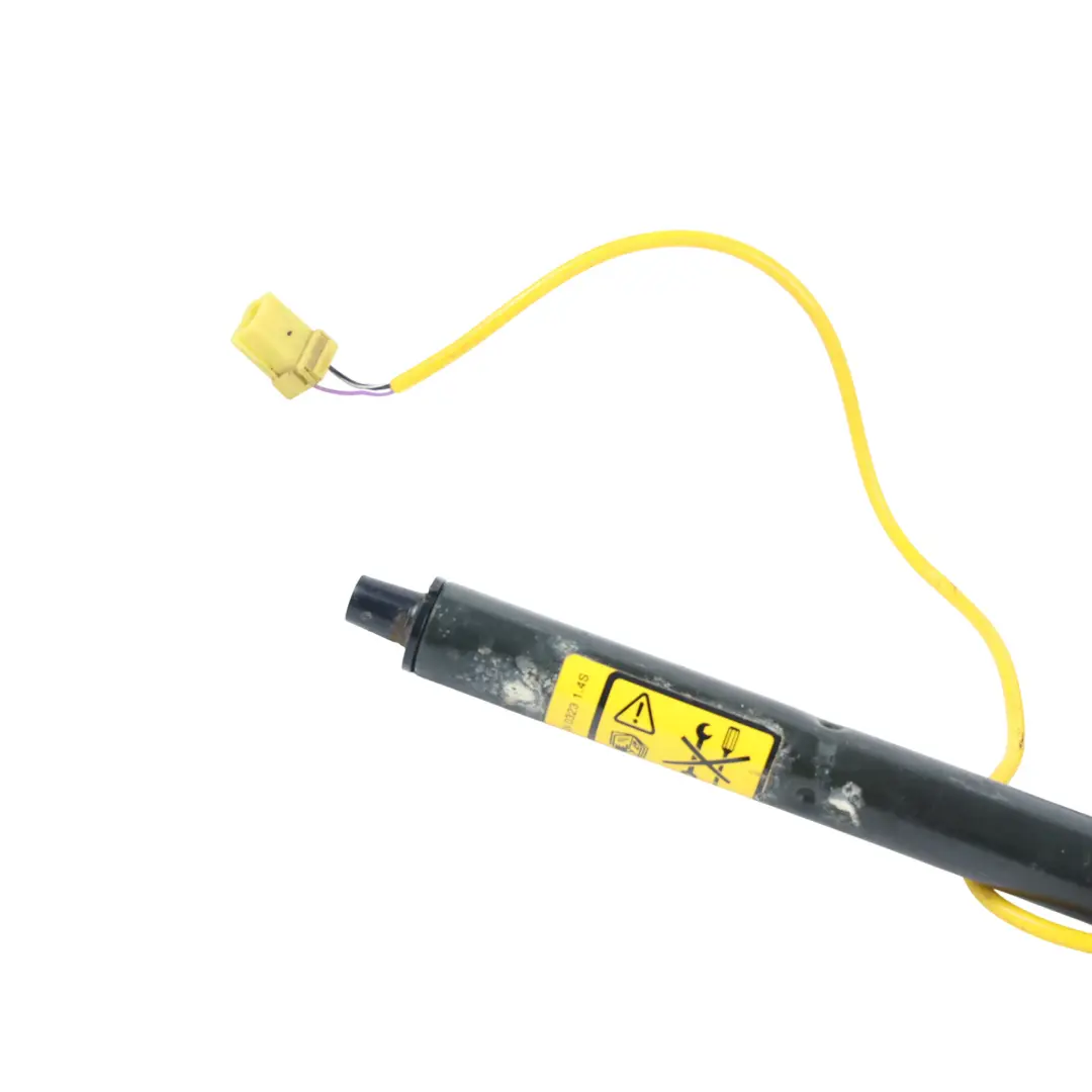 Front Seat Belt Pretensioner Right O/S to Land Rover Discovery 2 L318 with Part number EVB104960 Land Rover Discovery 2 L318 Front Seat Belt Pretensioner Right O/S - SKU EVB104960 - Part number EVB104960