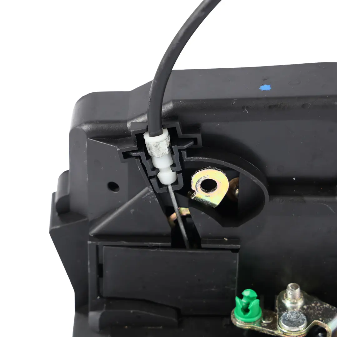 Actuador Cerradura Puerta Trasera Derecha para Land Rover Discovery 2 L318 con número de pieza FQM100700 Land Rover Discovery 2 L318 Actuador Cerradura Puerta Trasera Derecha - SKU FQM100700 - Número de pieza FQM100700