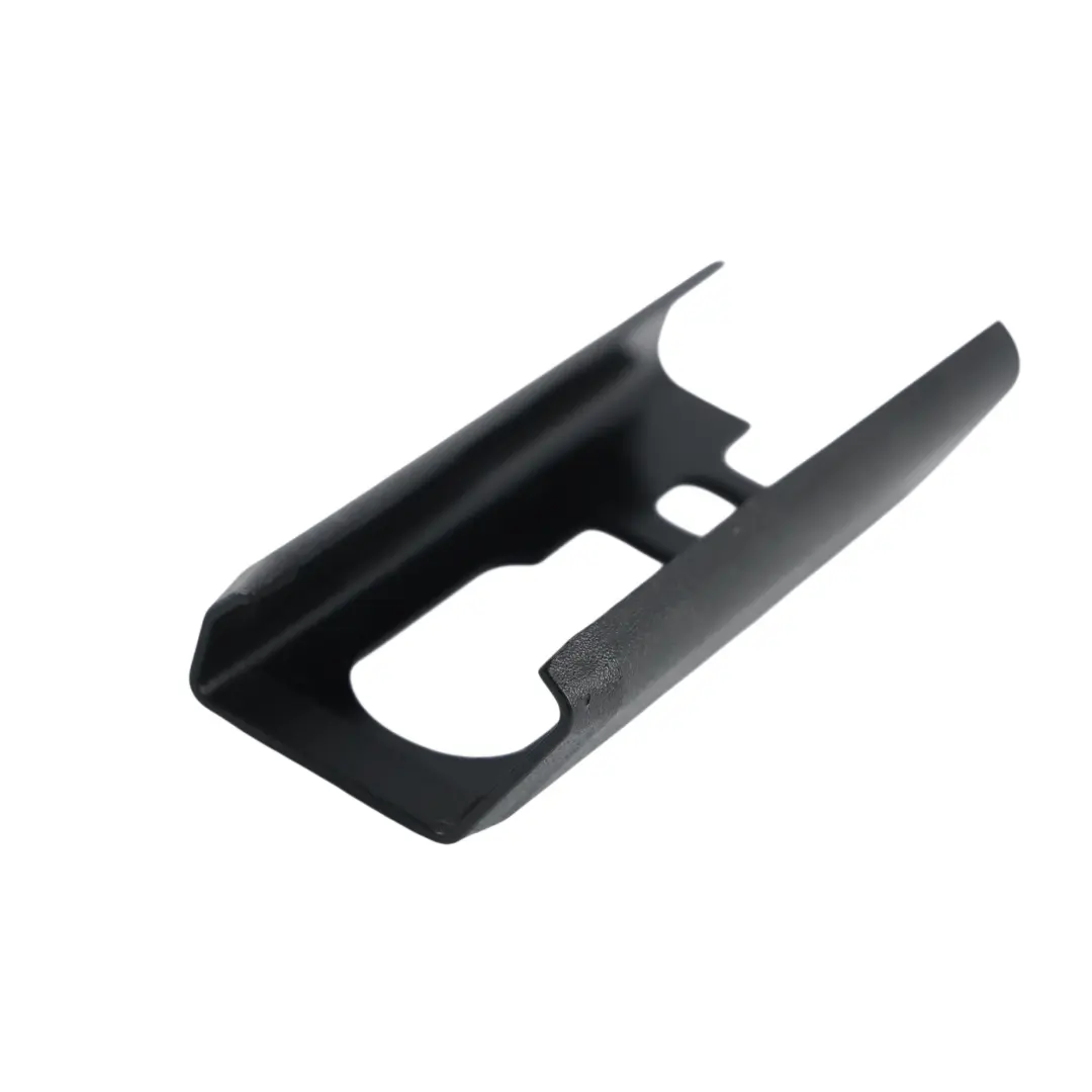 Osłona Przedni Prawy do Land Rover Range Rover Velar L560 o numerze GX63-66411-ABW Land Rover Range Rover Velar L560 Osłona Przedni Prawy - SKU GX63-66411-ABW - Numer Części GX63-66411-ABW