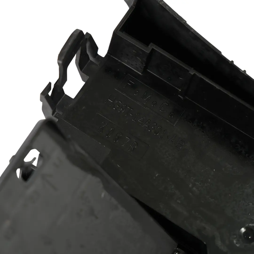 Ford Mondeo MK5 Hybrid Staffa Scatola Fusibili Relè Anteriore - SKU HG9T-14A301-AB - Numero di parte HG9T-14A301-AB