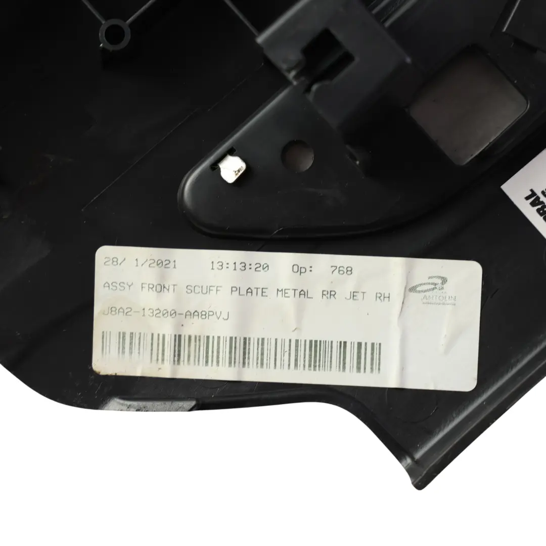 Couvre Seuil Porte Avant Droit pour Range Rover Velar L560 à propos du numéro de pièce HK83-13200-AFW Range Rover Velar L560 Couvre Seuil Porte Avant Droit - SKU HK83-13200-AFW - Numéro de pièce HK83-13200-AFW