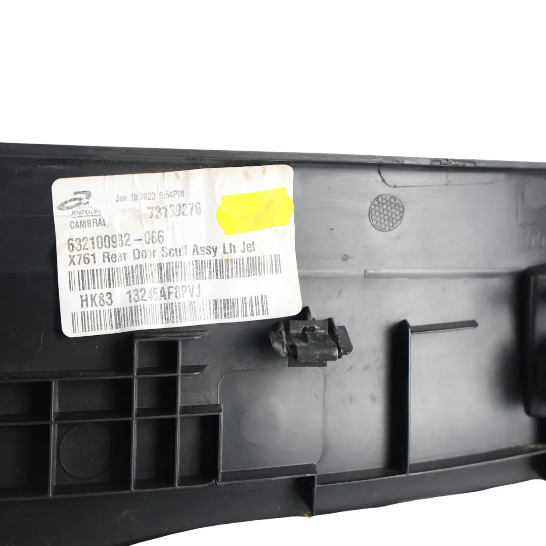 Copertura Soglia Porta Posteriore Sinistra per Land Rover Velar L560 con numero di parte HK83-13245-AF Land Rover Velar L560 Copertura Soglia Porta Posteriore Sinistra - SKU HK83-13245-AF - Numero di parte HK83-13245-AF