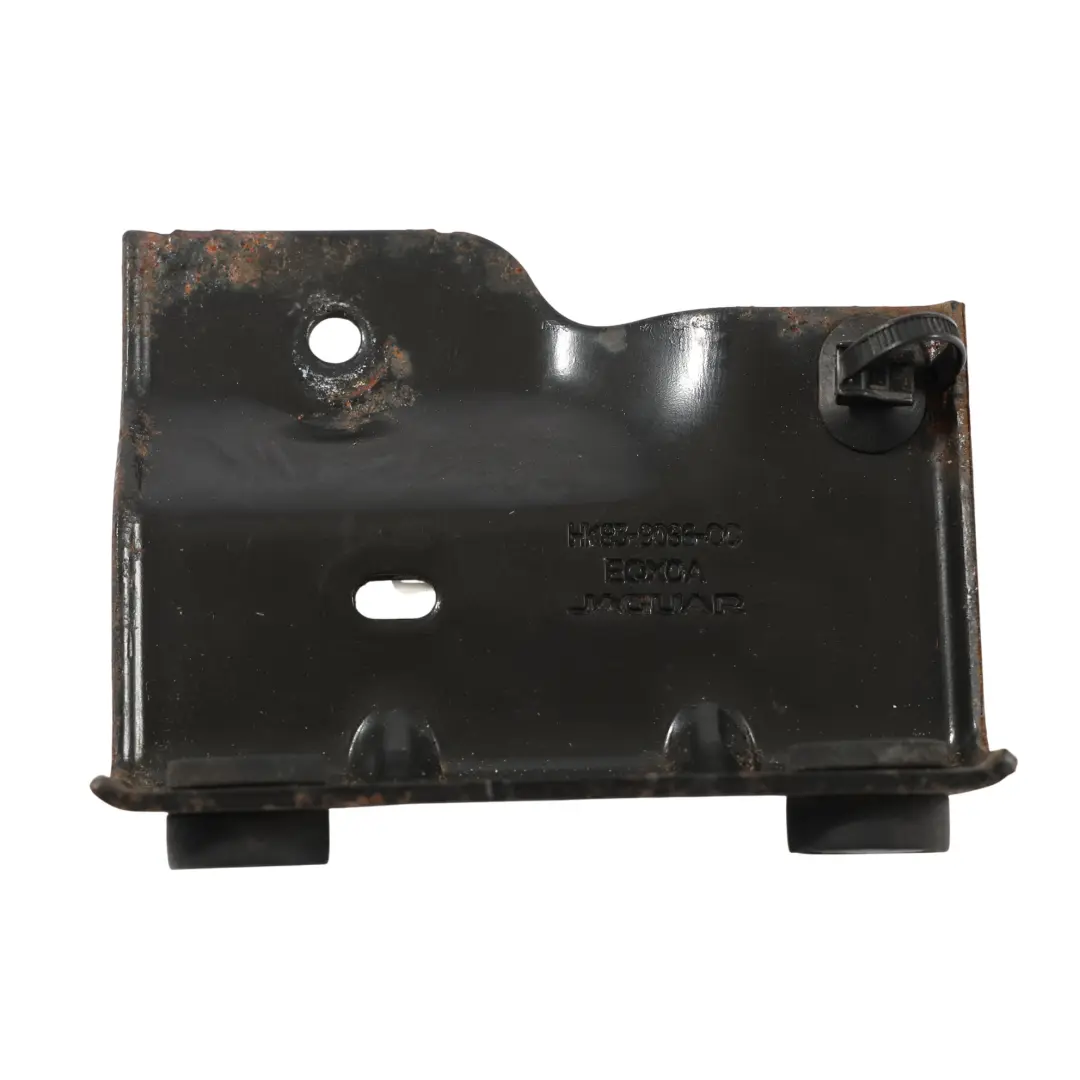 Supporto AdBlue Sinistro per Land Rover Range Rover Velar L560 con numero di parte HK83-9066-CC Land Rover Range Rover Velar L560 Supporto AdBlue Sinistro - SKU HK83-9066-CC - Numero di parte HK83-9066-CC