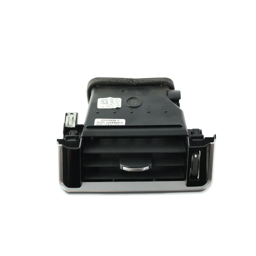 Kratka Nawiewu Deski Prawa Boczna do Range Rover Velar L560 o numerze J8A2-018B09-AD Range Rover Velar L560 Kratka Nawiewu Deski Prawa Boczna - SKU J8A2-018B09-AD - Numer Części J8A2-018B09-AD