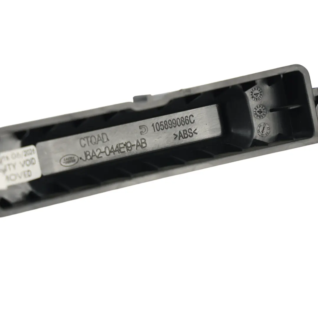 Pannello Centrale Console Posteriore per Land Rover L560 Velar con numero di parte J8A2-044E19-AB Land Rover L560 Velar Pannello Centrale Console Posteriore - SKU J8A2-044E19-AB - Numero di parte J8A2-044E19-AB