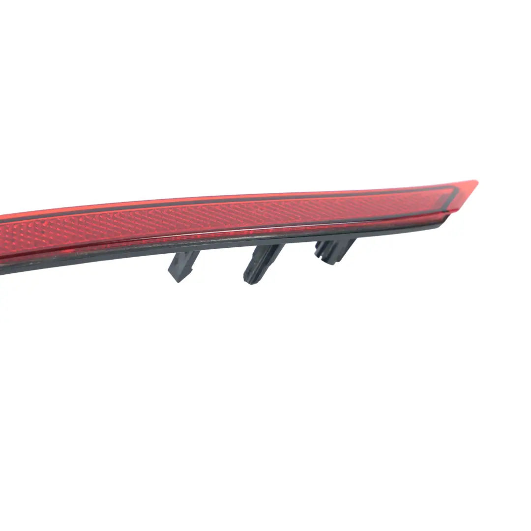 Riflettore Paraurti Posteriore Destro per Land Rover Velar L560 con numero di parte J8A2-13A568-AE Land Rover Velar L560 Riflettore Paraurti Posteriore Destro - SKU J8A2-13A568-AE - Numero di parte J8A2-13A568-AE