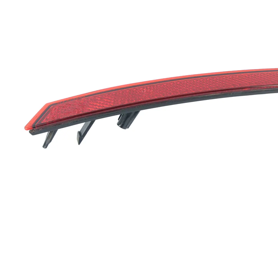 Riflettore Paraurti Posteriore Destro per Land Rover Velar L560 con numero di parte J8A2-13A568-AE Land Rover Velar L560 Riflettore Paraurti Posteriore Destro - SKU J8A2-13A568-AE - Numero di parte J8A2-13A568-AE