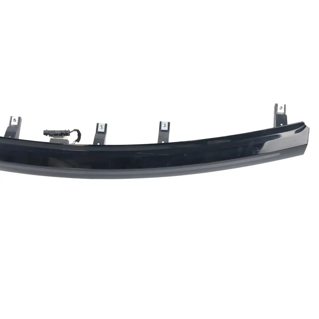 Terza Luce Freno Stop Posteriore per Land Rover Range Rover Velar L560 con numero di parte J8A2-13A613 Land Rover Range Rover Velar L560 Terza Luce Freno Stop Posteriore - SKU J8A2-13A613 - Numero di parte J8A2-13A613