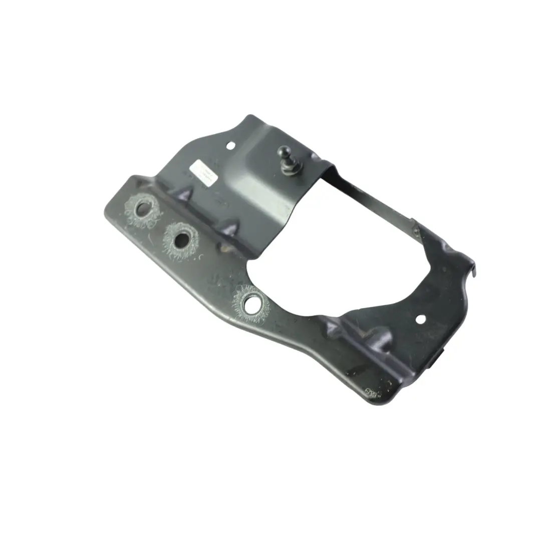Land Rover Velar L560 Support Fixation Aile Garde-Boue Gauche - SKU J8A2-16151-AC - Numéro de pièce J8A2-16151-AC