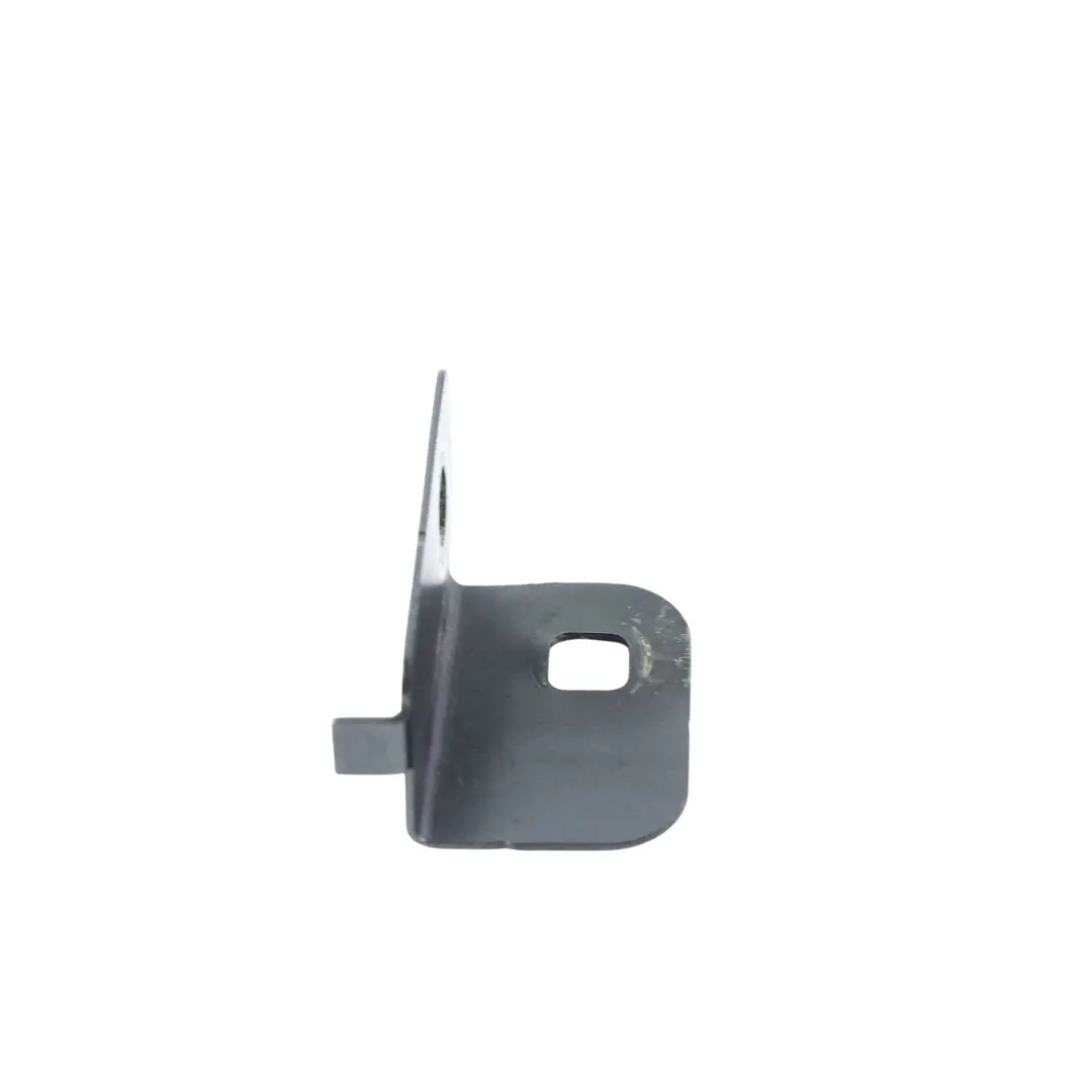 Land Rover Staffa Supporto Parafango Anteriore Sinistro L560 - SKU J8A2-16A143-AA - Numero di parte J8A2-16A143-AA