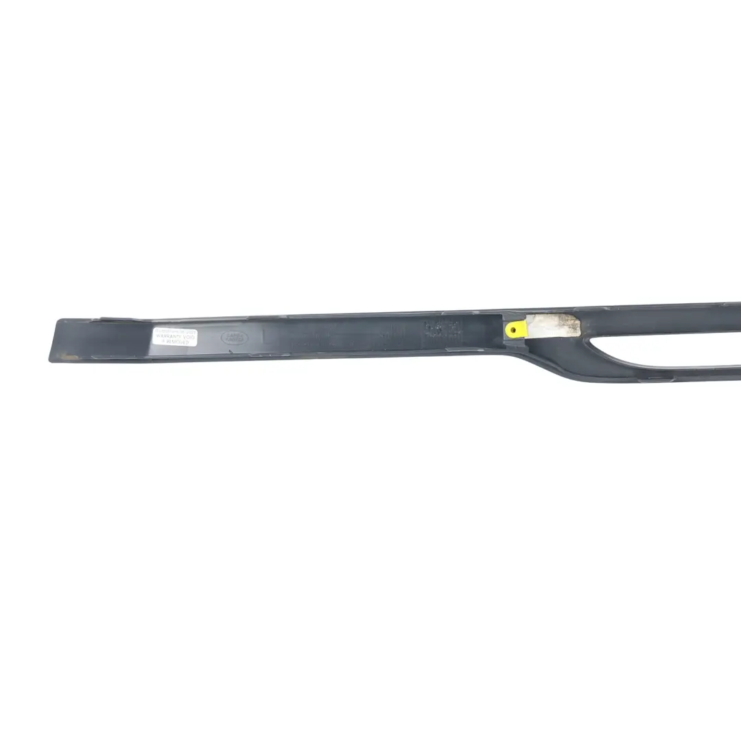 Land Rover Velar L560 Garniture Pare-Chocs Arrière Gauche Gris - SKU J8A2-17D753-BA-STO - Numéro de pièce J8A2-17D753-BA