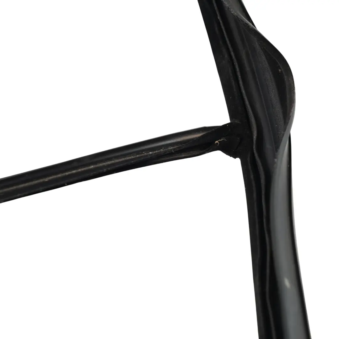 Fensterdichtung Tür Vorne Rechts für Range Rover Velar L560 mit Teilenummer J8A2-21596-A Range Rover Velar L560 Fensterdichtung Tür Vorne Rechts - SKU J8A2-21596-A - Teilenummer J8A2-21596-A