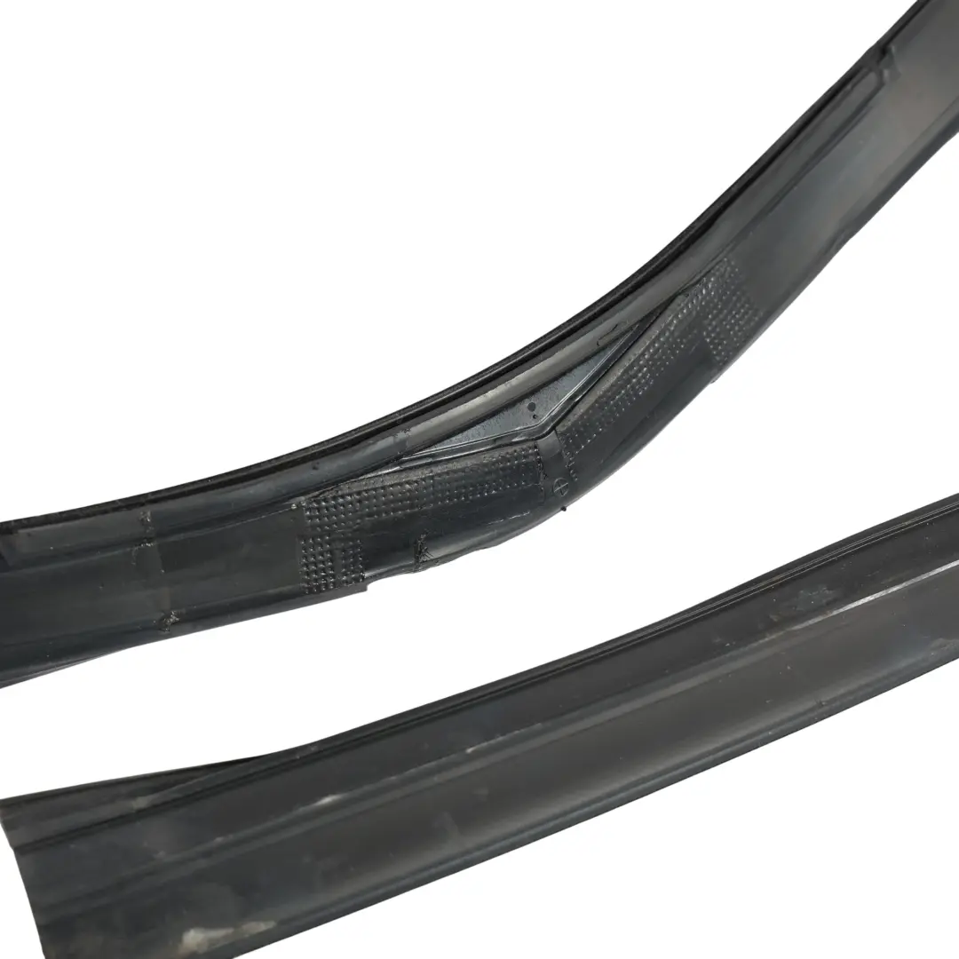 Range Rover Velar L560 Guarnizione Vetro Porta Anteriore Destra - SKU J8A2-21596-A - Numero di parte J8A2-21596-A