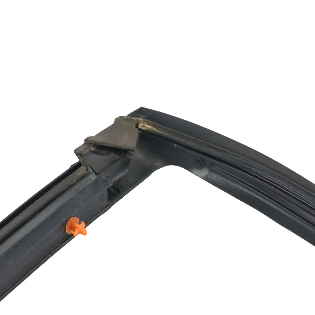 Door Window Seal Gasket Right O/S to Range Rover Velar L560 Rear with Part number J8A2-250A20-A Range Rover Velar L560 Rear Door Window Seal Gasket Right O/S - SKU J8A2-250A20-A - Part number J8A2-250A20-A