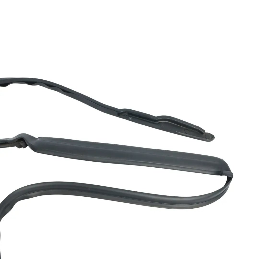 Range Rover Velar L560 Rear Door Window Seal Gasket Right O/S - SKU J8A2-250A20-A - Part number J8A2-250A20-A