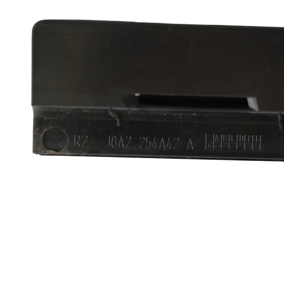 Garniture Montant C Arr Droit pour Land Rover Range Rover Velar L560 à propos du numéro de pièce J8A2-254A42-A Land Rover Range Rover Velar L560 Garniture Montant C Arr Droit - SKU J8A2-254A42-A - Numéro de pièce J8A2-254A42-A