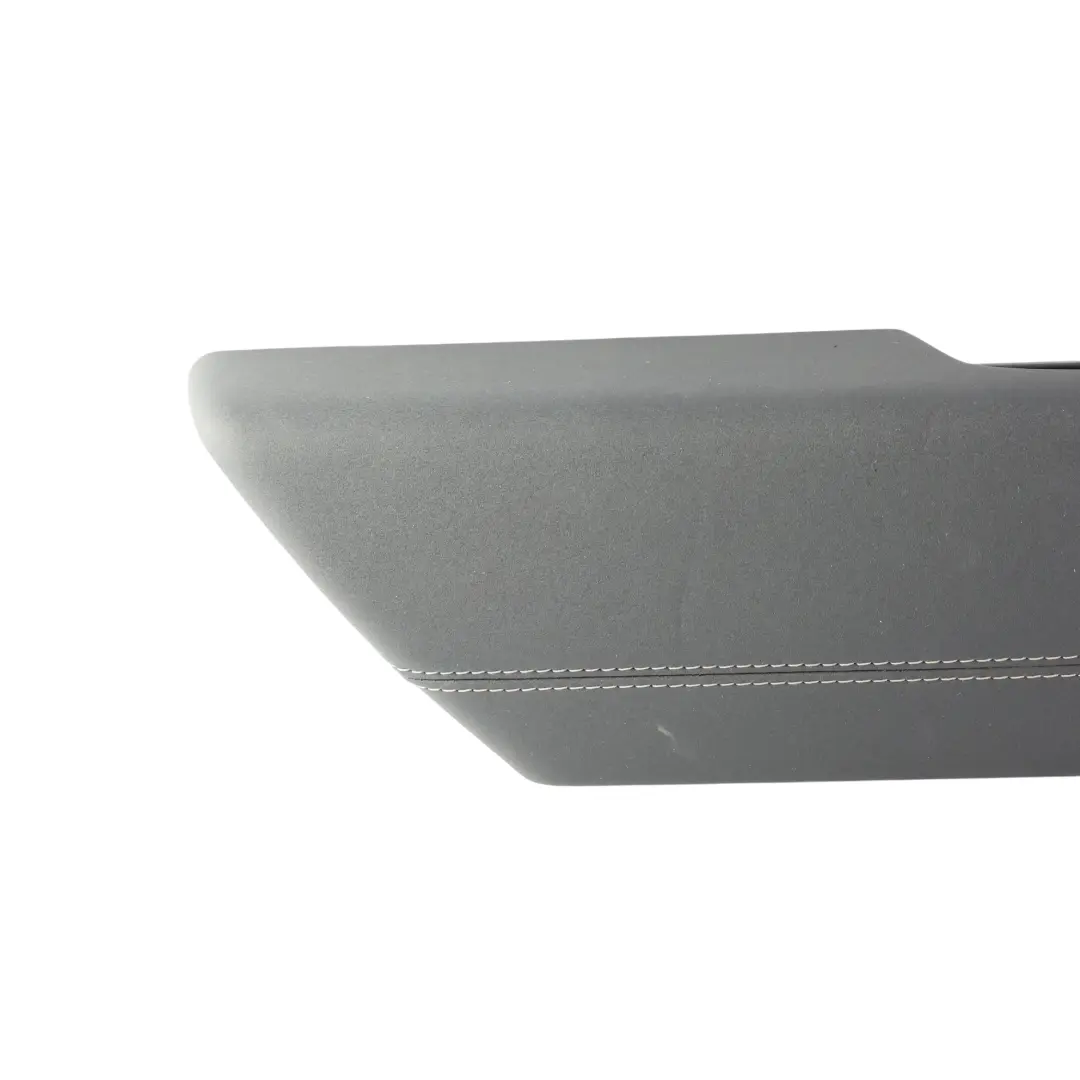 Osłona Klamki Tylnych Drzwi Lewa do Range Rover L560 o numerze J8A2-27541-AAW Range Rover L560 Osłona Klamki Tylnych Drzwi Lewa - SKU J8A2-27541-AAW - Numer Części J8A2-27541-AAW
