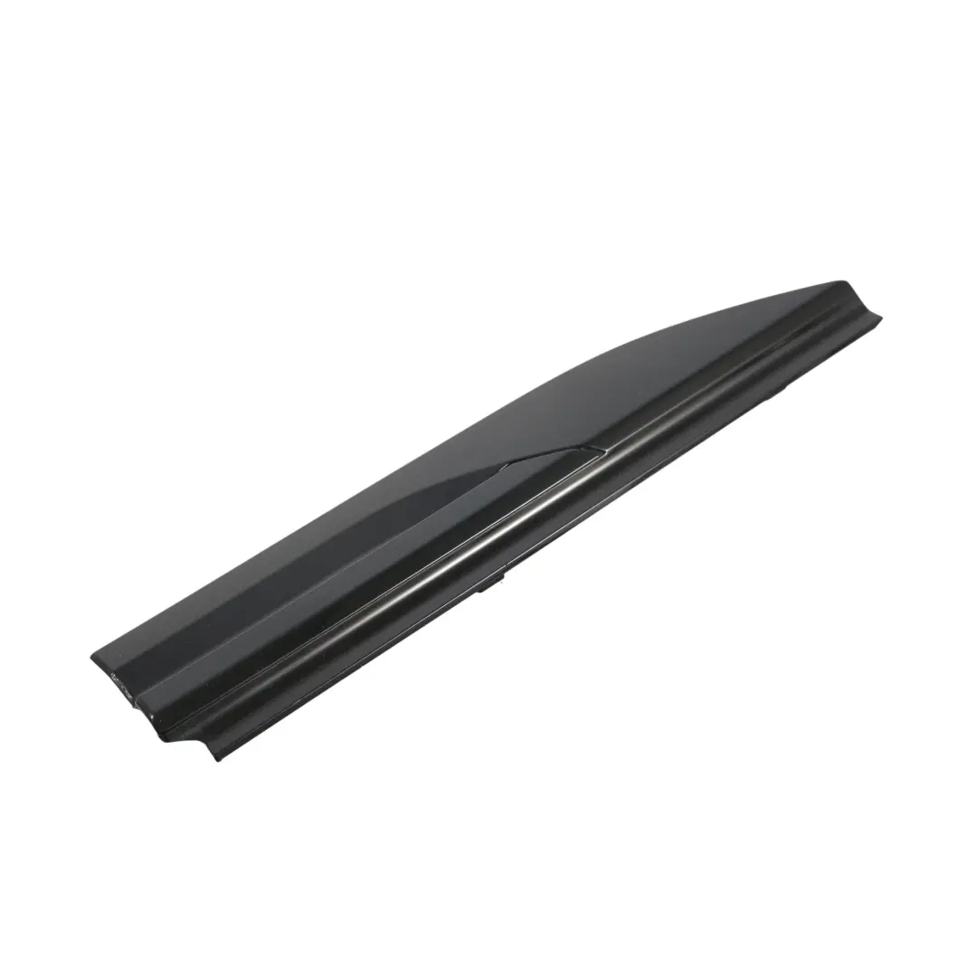 Land Rover Moulure Aile Avant Gauche Gris Orage 1AU - SKU J8A2-280B11-A-STO - Numéro de pièce J8A2-280B11-A