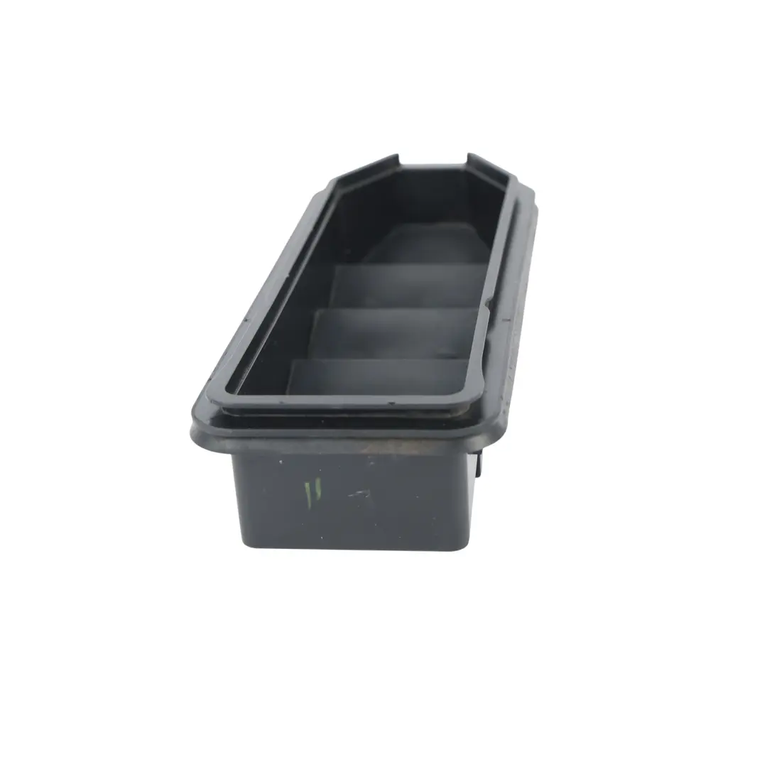 Griglia Presa Aria Sinistra Destra per Land Rover Velar L560 con numero di parte J8A2-280B62-AA Land Rover Velar L560 Griglia Presa Aria Sinistra Destra - SKU J8A2-280B62-AA - Numero di parte J8A2-280B62-AA