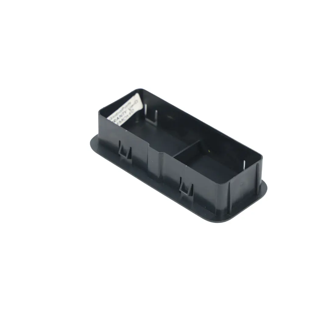Clip Copertura Rivestimento per Land Rover Range Rover Velar L560 con numero di parte J8A2-31012-A Land Rover Range Rover Velar L560 Clip Copertura Rivestimento - SKU J8A2-31012-A - Numero di parte J8A2-31012-A