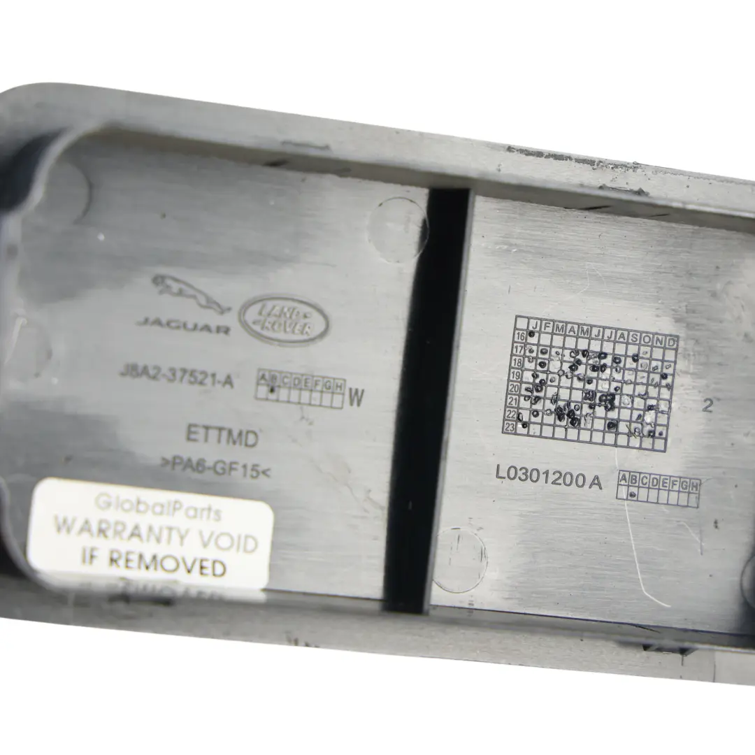 Clip Copertura Rivestimento per Land Rover Range Rover Velar L560 con numero di parte J8A2-37521-A Land Rover Range Rover Velar L560 Clip Copertura Rivestimento - SKU J8A2-37521-A - Numero di parte J8A2-37521-A