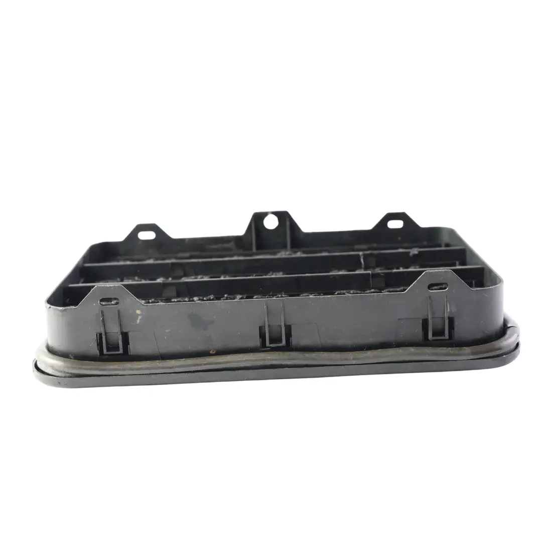 Griglia Sfiato Estrattore Aria 8377280 per BMW Land Rover Discovery 2 L318 con numero di parte JDD100170 BMW Land Rover Discovery 2 L318 Griglia Sfiato Estrattore Aria 8377280 - SKU JDD100170 - Numero di parte JDD100170