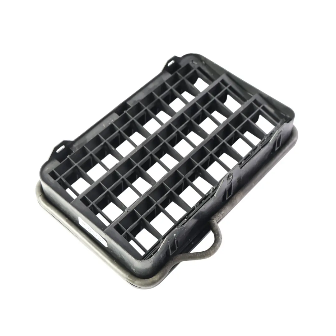 Griglia Sfiato Estrattore Aria 8377280 per BMW Land Rover Discovery 2 L318 con numero di parte JDD100170 BMW Land Rover Discovery 2 L318 Griglia Sfiato Estrattore Aria 8377280 - SKU JDD100170 - Numero di parte JDD100170