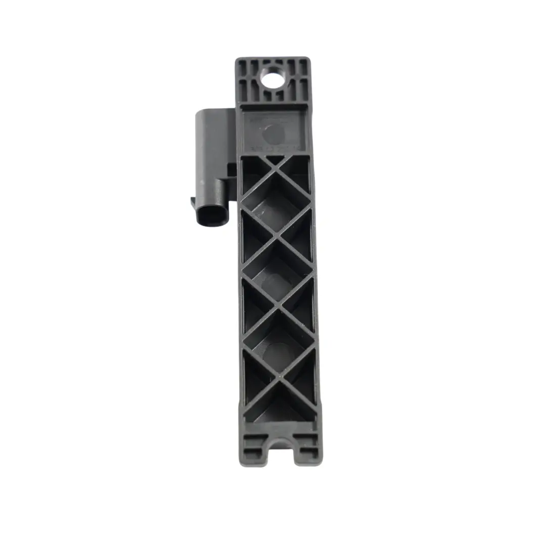 Modulo Amplificatore Antenna Keyless per Range Rover Velar L560 con numero di parte JPLA-15K603-AB Range Rover Velar L560 Modulo Amplificatore Antenna Keyless - SKU LR099137 - Numero di parte JPLA-15K603-AB