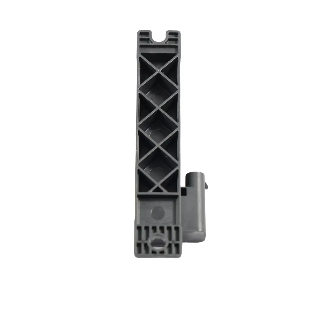 Keyless Antenna Amplifier Module to Range Rover Velar L560 with Part number JPLA-15K603-AB Range Rover Velar L560 Keyless Antenna Amplifier Module - SKU LR099137 - Part number JPLA-15K603-AB