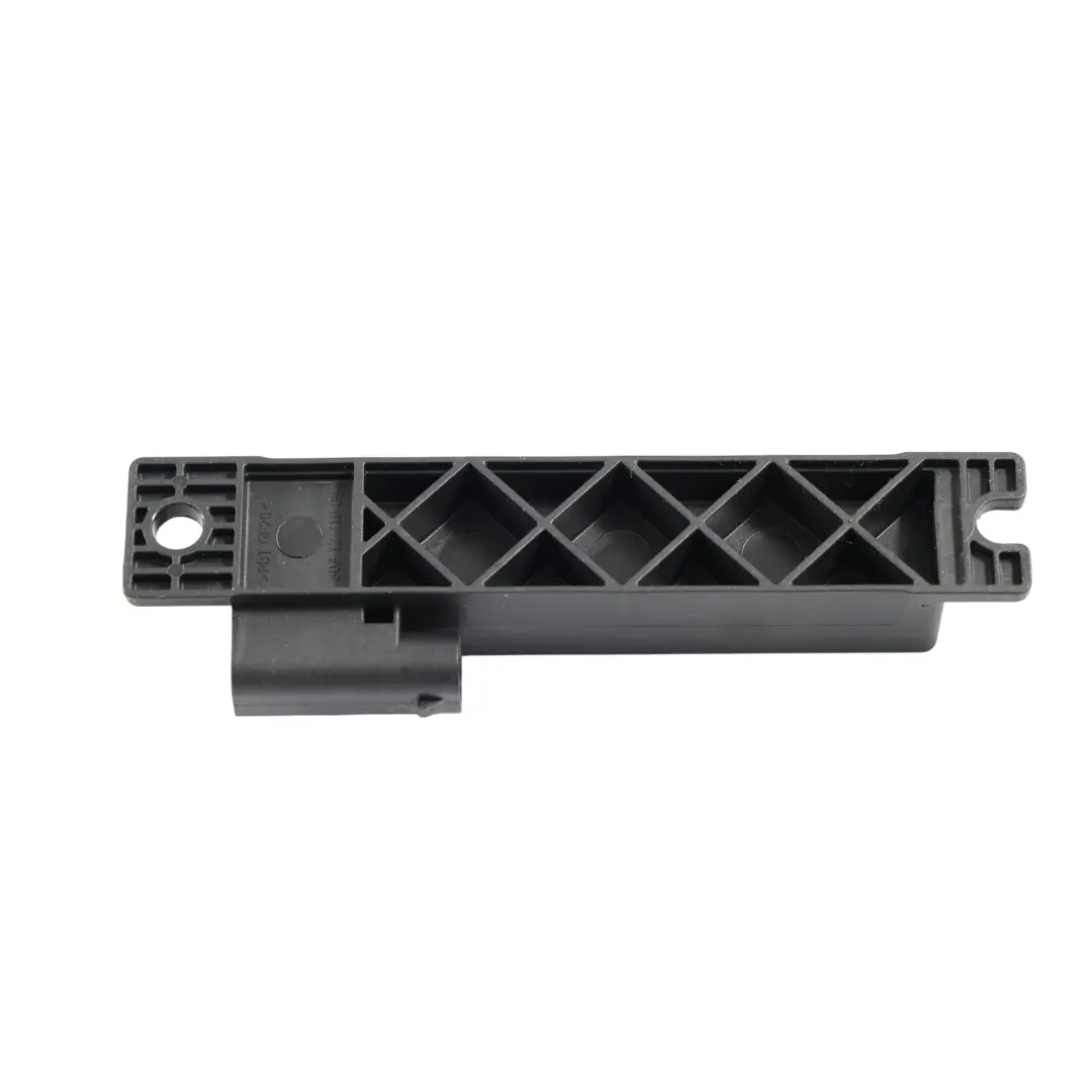 Keyless Antenna Amplifier Module to Range Rover Velar L560 with Part number JPLA-15K603-AB Range Rover Velar L560 Keyless Antenna Amplifier Module - SKU LR099137 - Part number JPLA-15K603-AB