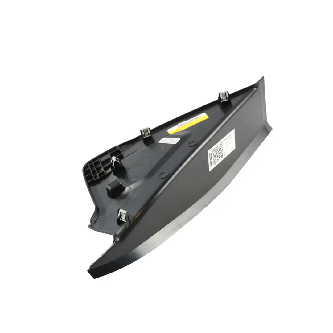 Range Rover Evoque L551 Garniture Tableau de Bord Droite Noir - SKU K8D2-04480-A - Numéro de pièce K8D2-04480-A