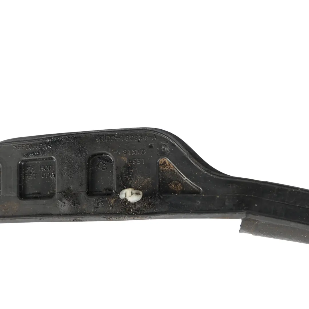 Guarnizione Gomma Cofano per Range Rover Discovery Sport L550 con numero di parte K8D2-16C834-AB Range Rover Discovery Sport L550 Guarnizione Gomma Cofano - SKU K8D2-16C834-AB - Numero di parte K8D2-16C834-AB